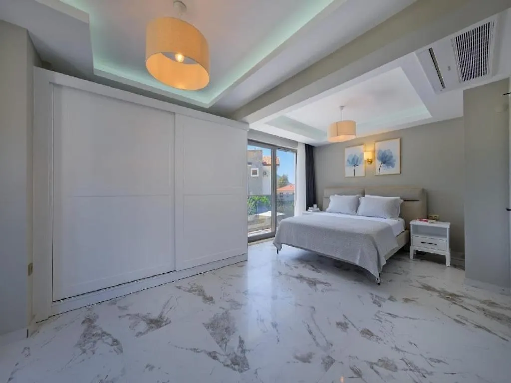 Fethiye Oludeniz Luxury Villa With Two Pools 0*,